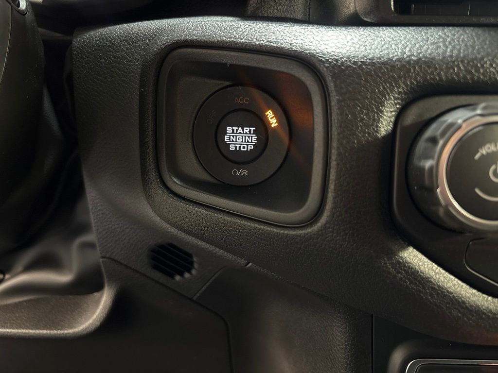 Thumbnail: 2026 Jeep Gladiator - 24