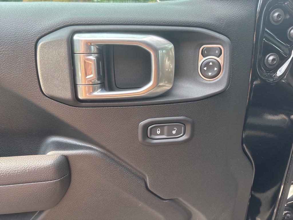 Thumbnail: 2025 Jeep Gladiator - 18