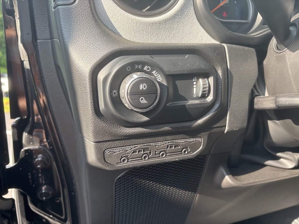 Thumbnail: 2025 Jeep Gladiator - 20