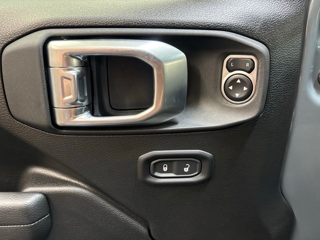 Thumbnail: 2026 Jeep Gladiator - 19