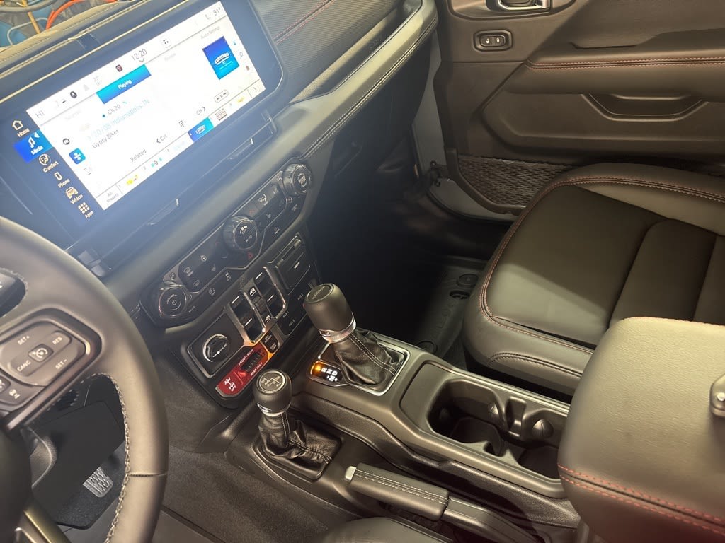 Thumbnail: 2026 Jeep Gladiator - 14