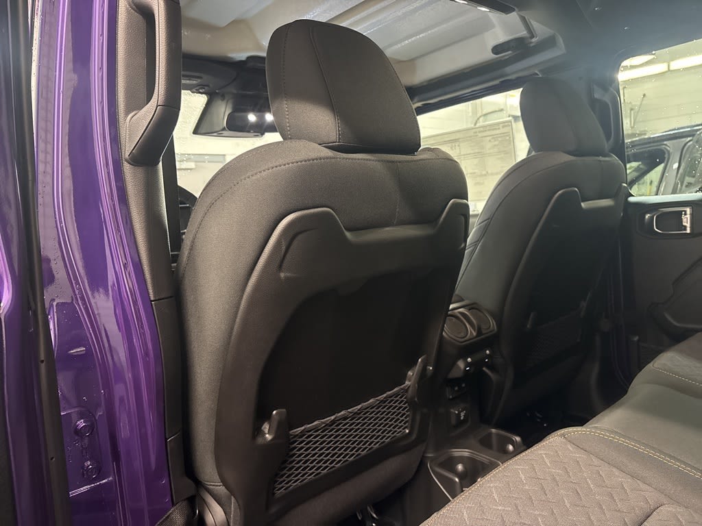 Thumbnail: 2026 Jeep Gladiator - 10