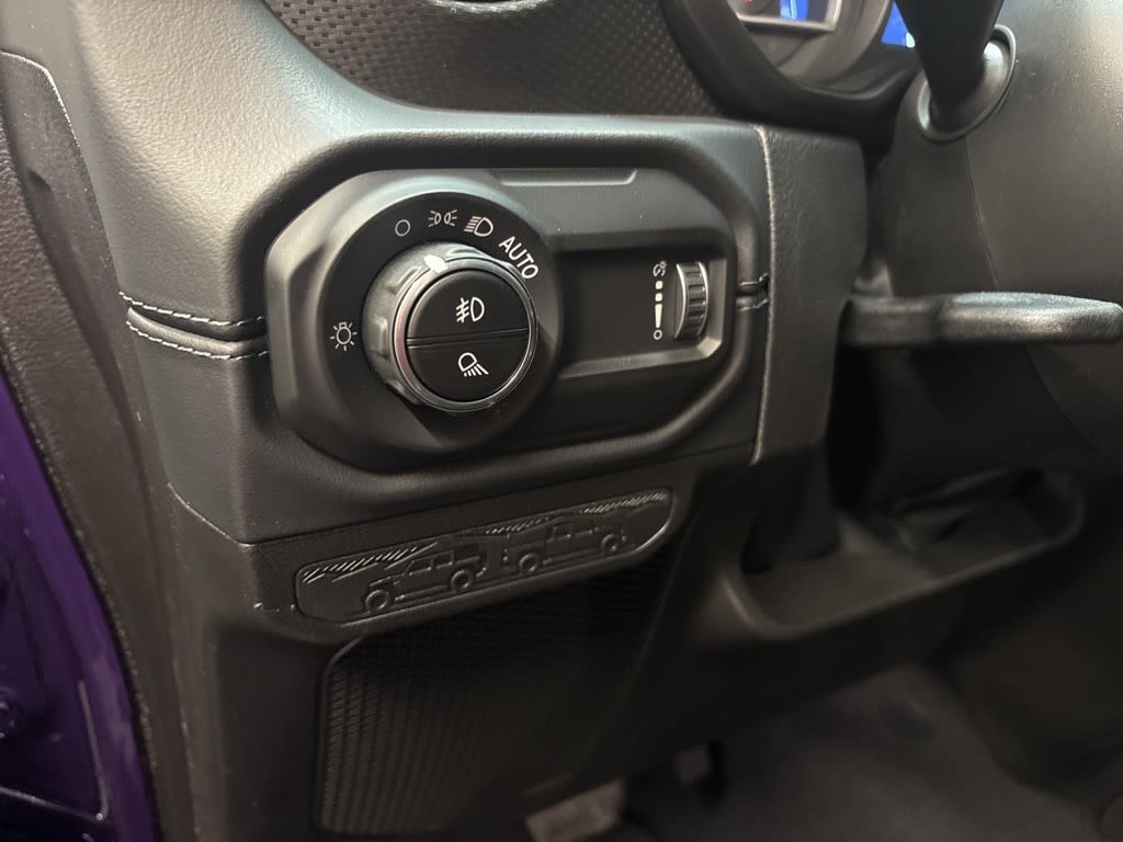 Thumbnail: 2026 Jeep Gladiator - 21