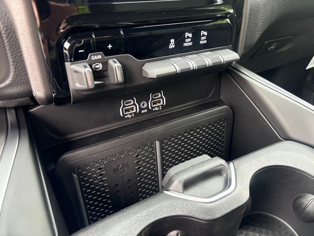 Thumbnail: 2026 RAM 1500 - 28