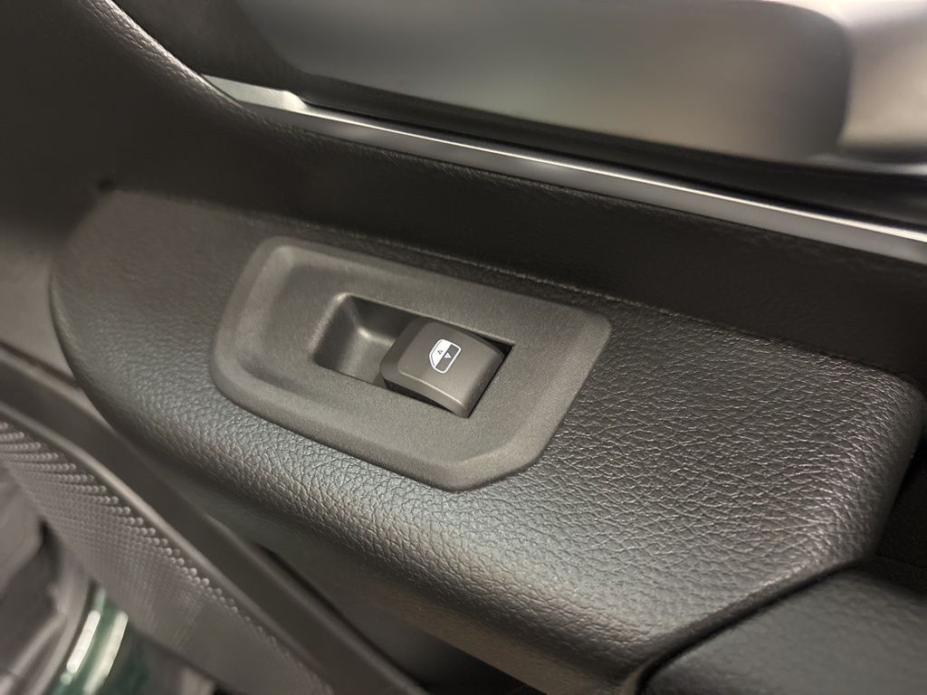 Thumbnail: 2026 RAM 1500 - 36