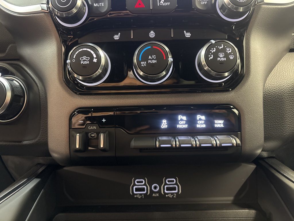 Thumbnail: 2026 RAM 1500 - 28