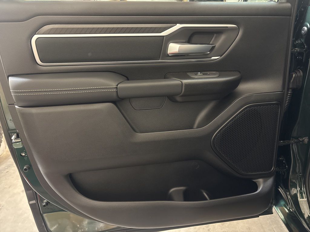 Thumbnail: 2026 RAM 1500 - 32