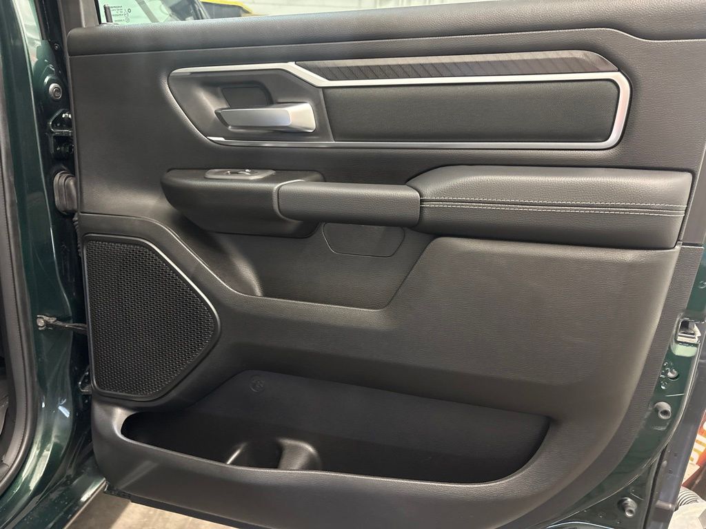 Thumbnail: 2026 RAM 1500 - 33
