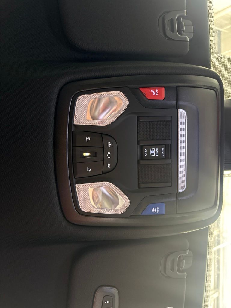Thumbnail: 2026 RAM 1500 - 27