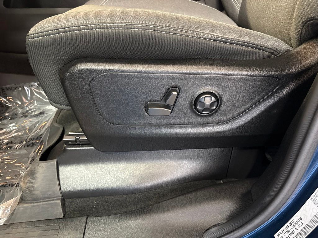 Thumbnail: 2021 RAM 1500 - 23