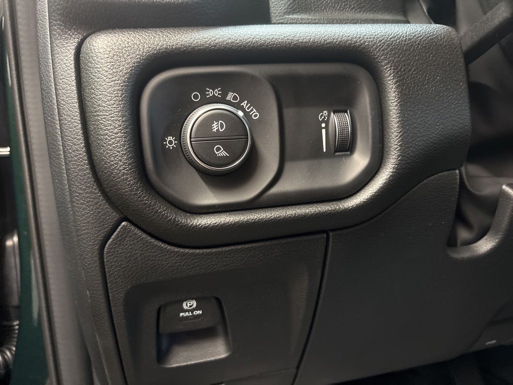 Thumbnail: 2026 RAM 1500 - 20