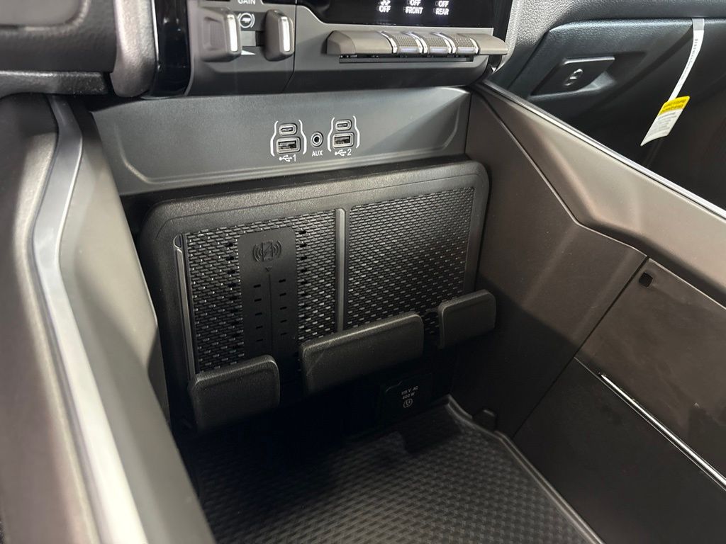 Thumbnail: 2026 RAM 1500 - 25