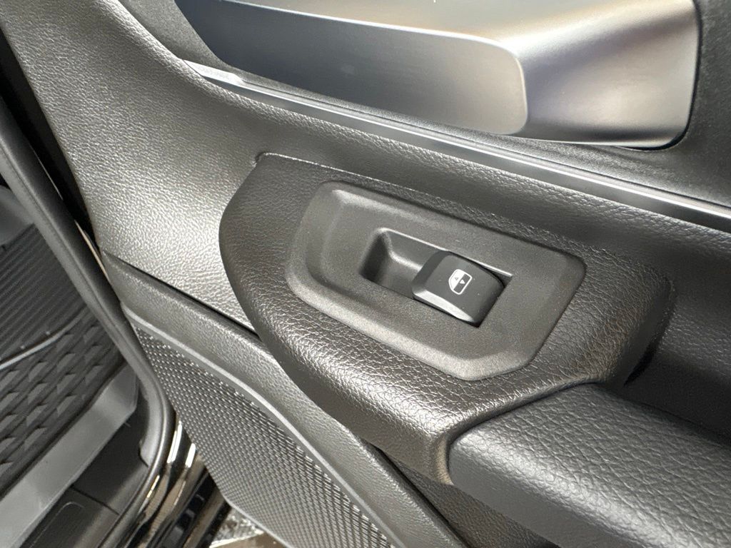 Thumbnail: 2026 RAM 1500 - 35