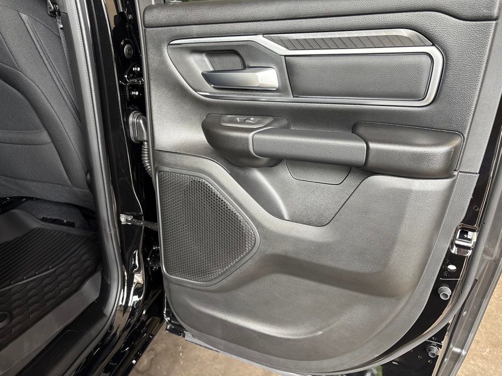 Thumbnail: 2026 RAM 1500 - 34