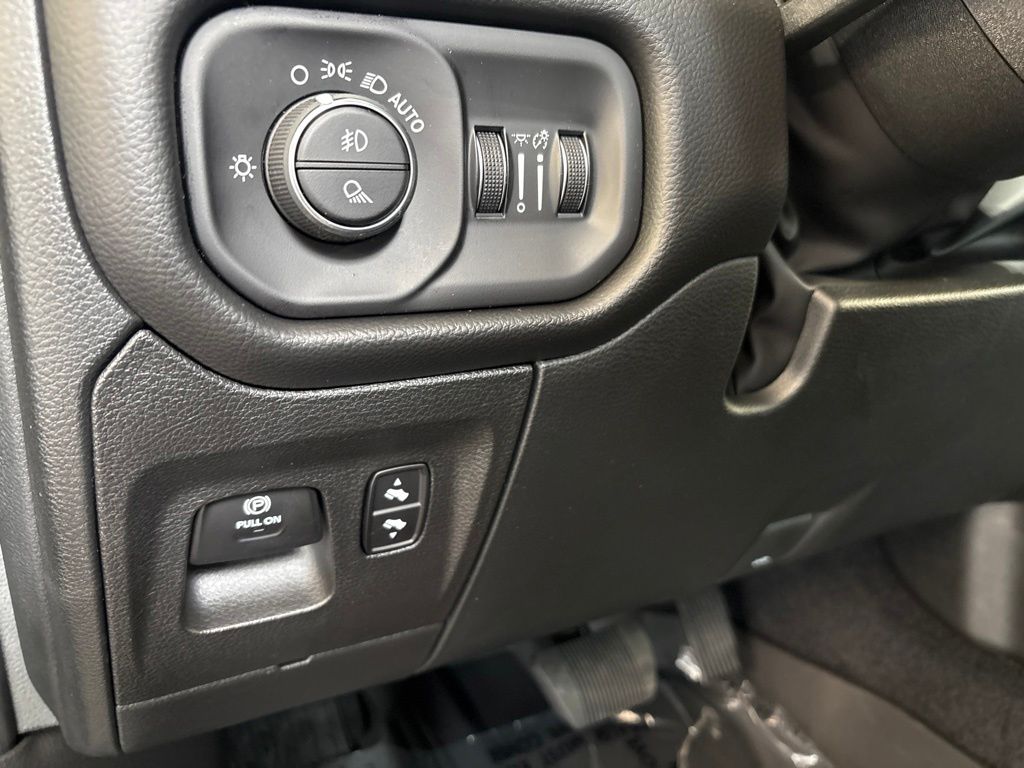 Thumbnail: 2026 RAM 1500 - 23