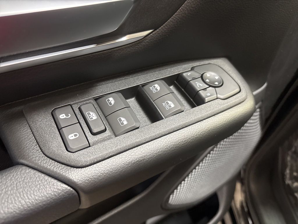 Thumbnail: 2026 RAM 1500 - 22