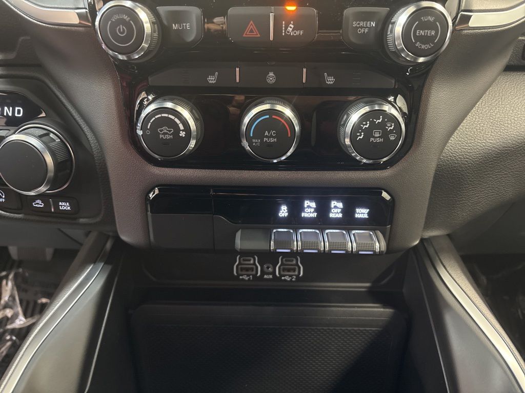 Thumbnail: 2026 RAM 1500 - 27