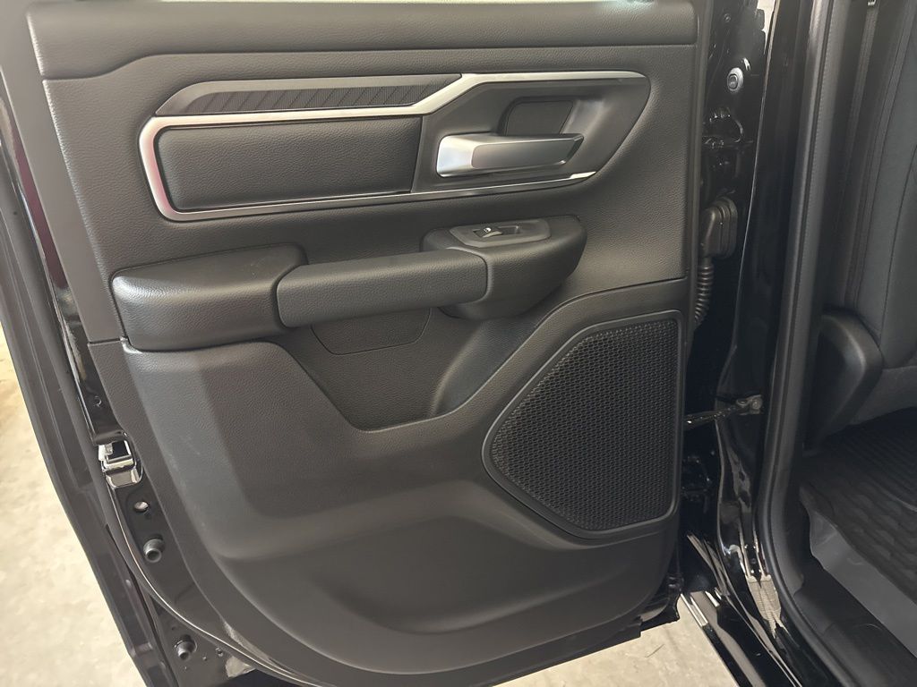 Thumbnail: 2026 RAM 1500 - 32