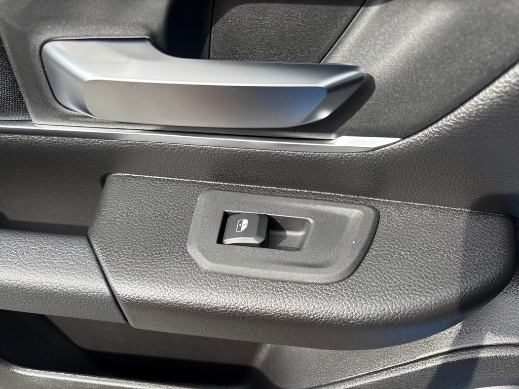 Thumbnail: 2026 RAM 1500 - 31