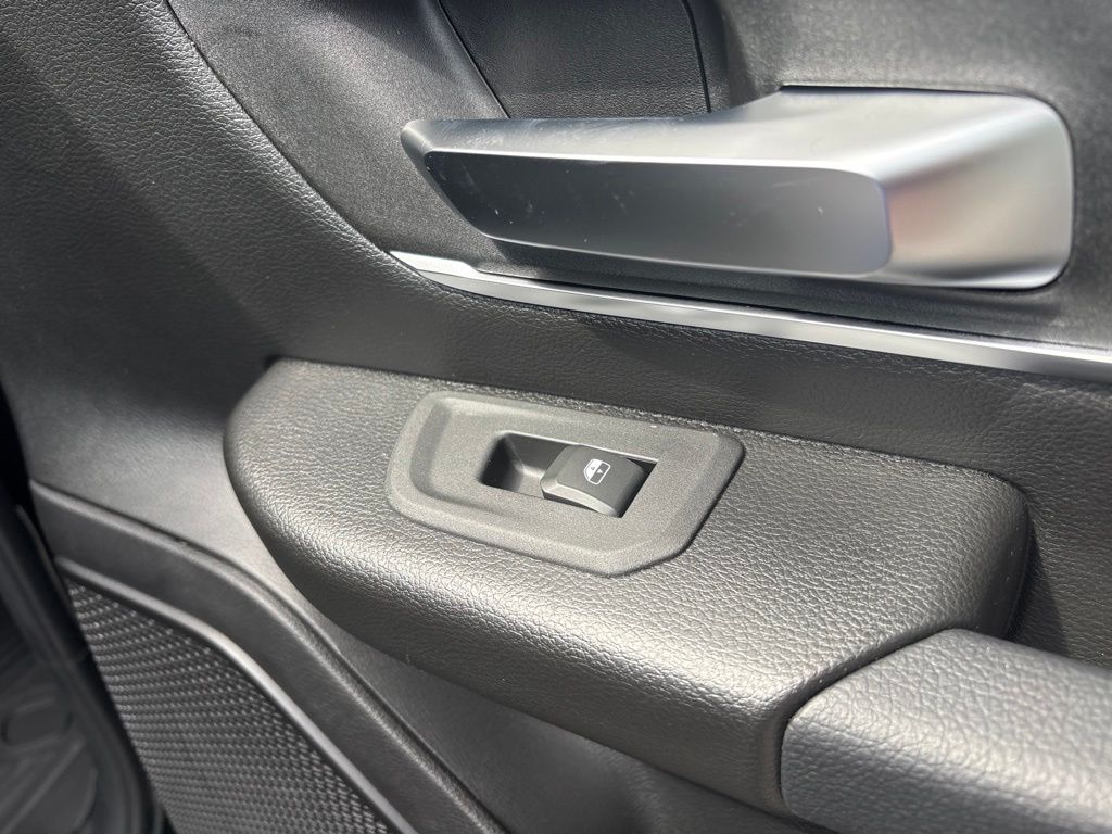 Thumbnail: 2026 RAM 1500 - 36