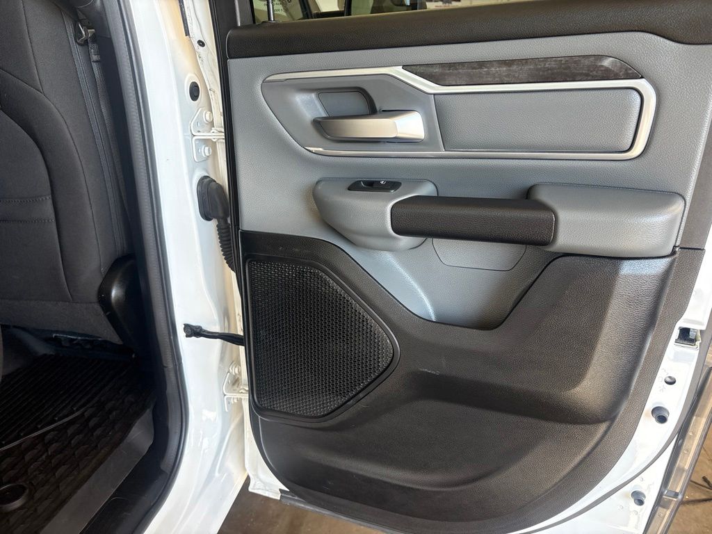 Thumbnail: 2020 RAM 1500 - 32