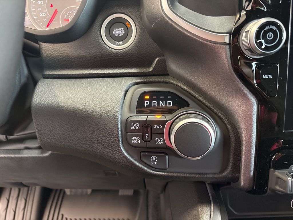 Thumbnail: 2026 RAM 1500 - 25