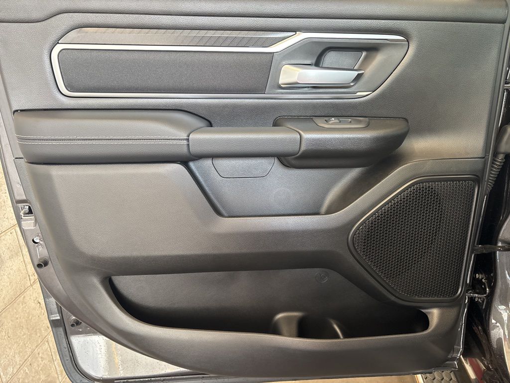 Thumbnail: 2026 RAM 1500 - 28