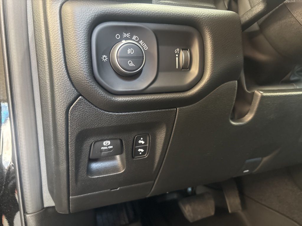 Thumbnail: 2026 RAM 1500 - 22