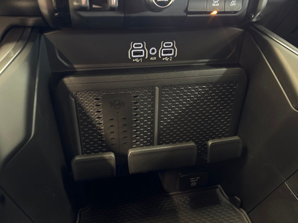 Thumbnail: 2026 RAM 1500 - 32