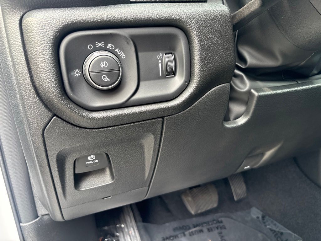 Thumbnail: 2026 RAM 1500 - 22