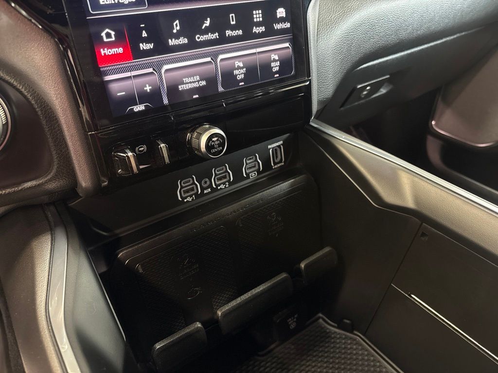 Thumbnail: 2025 RAM 1500 - 27