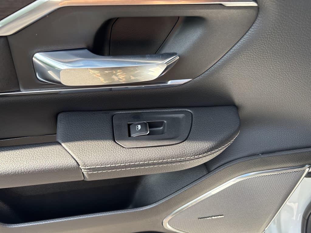 Thumbnail: 2026 RAM 1500 - 17