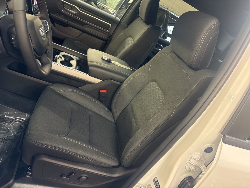 Thumbnail: 2026 RAM 1500 - 8