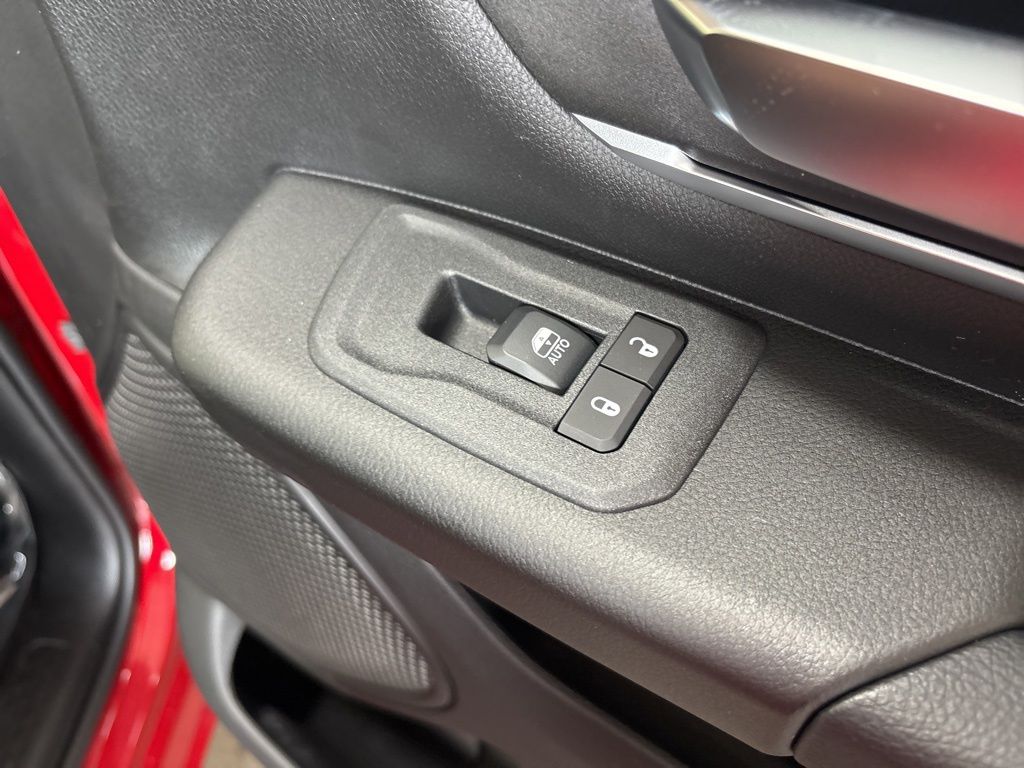 Thumbnail: 2026 RAM 1500 - 40