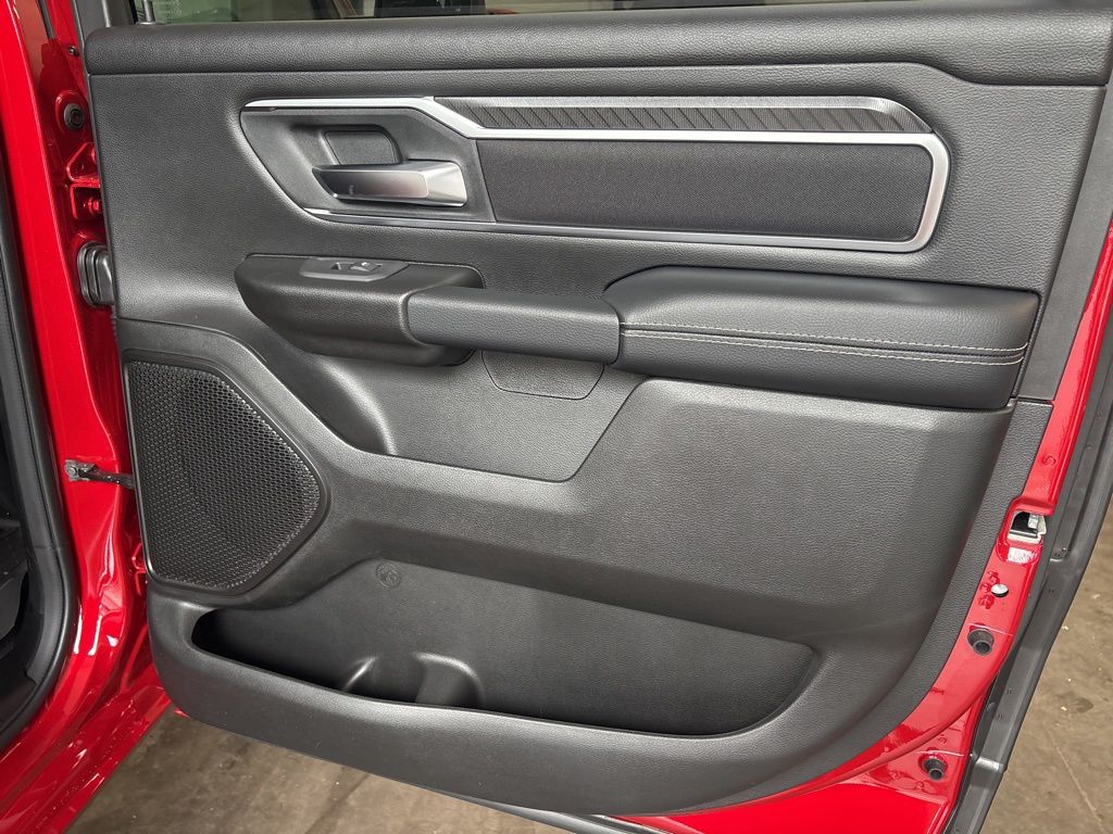 Thumbnail: 2026 RAM 1500 - 35