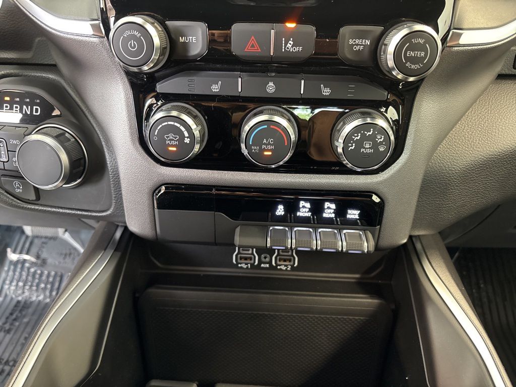 Thumbnail: 2026 RAM 1500 - 28