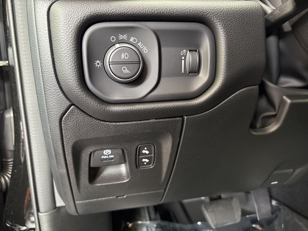Thumbnail: 2026 RAM 1500 - 23
