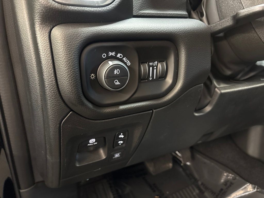 Thumbnail: 2026 RAM 1500 - 23