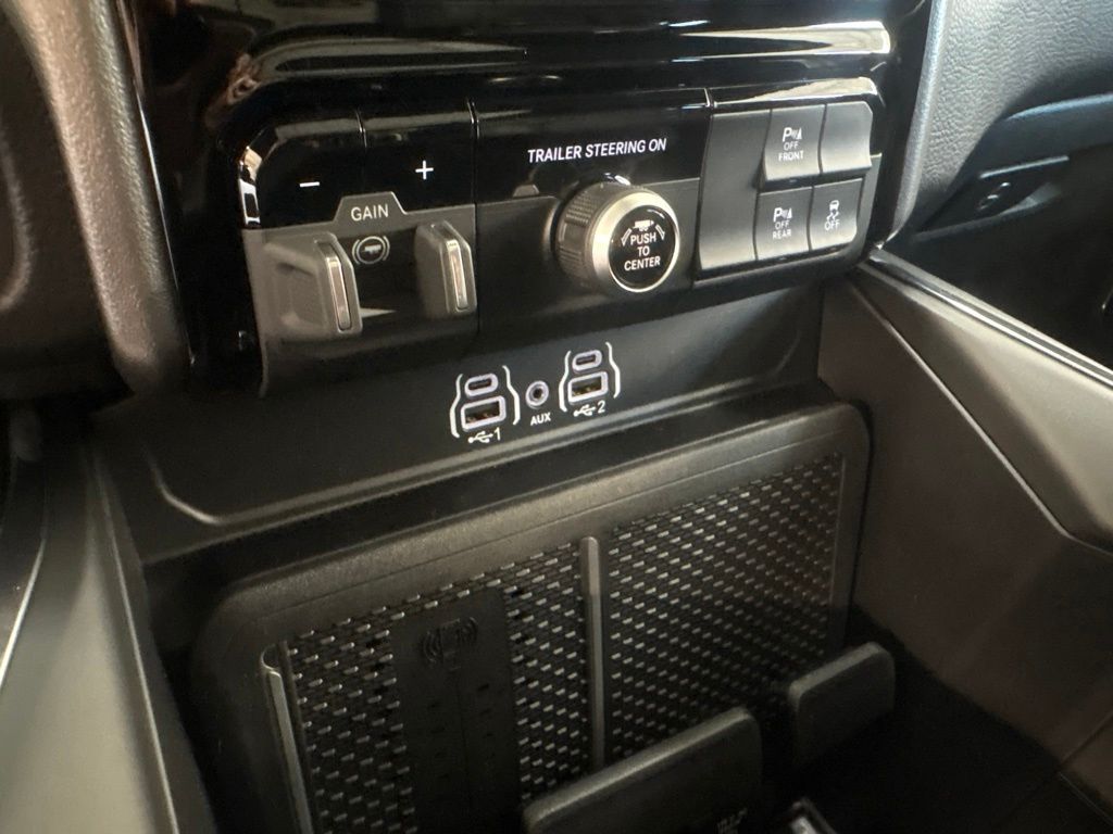 Thumbnail: 2026 RAM 1500 - 28