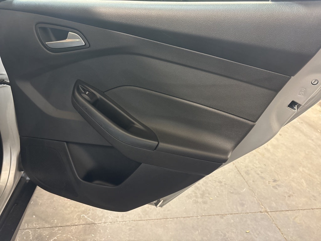 Thumbnail: 2017 Ford Focus - 33