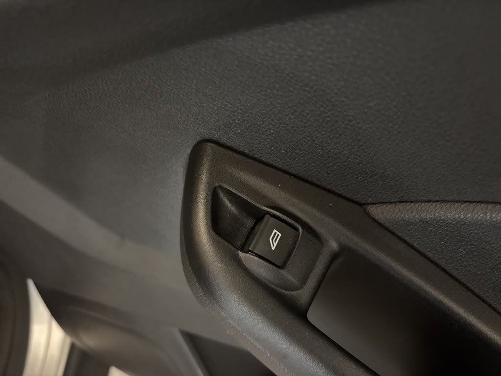 Thumbnail: 2017 Ford Focus - 34