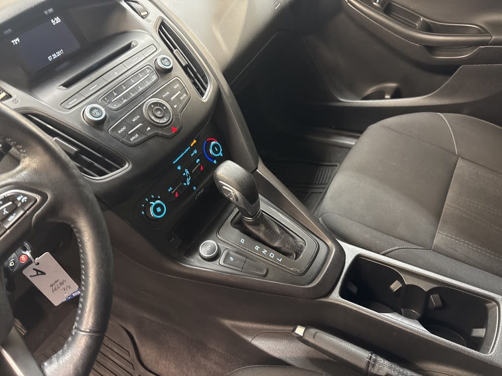 Thumbnail: 2017 Ford Focus - 14