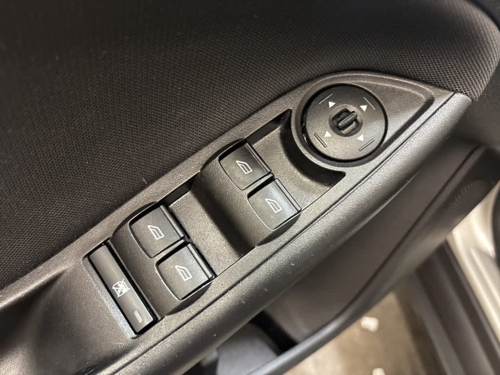 Thumbnail: 2017 Ford Focus - 22