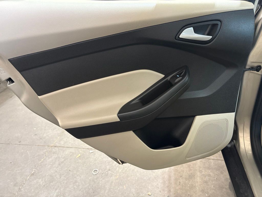 Thumbnail: 2016 Ford Focus - 24