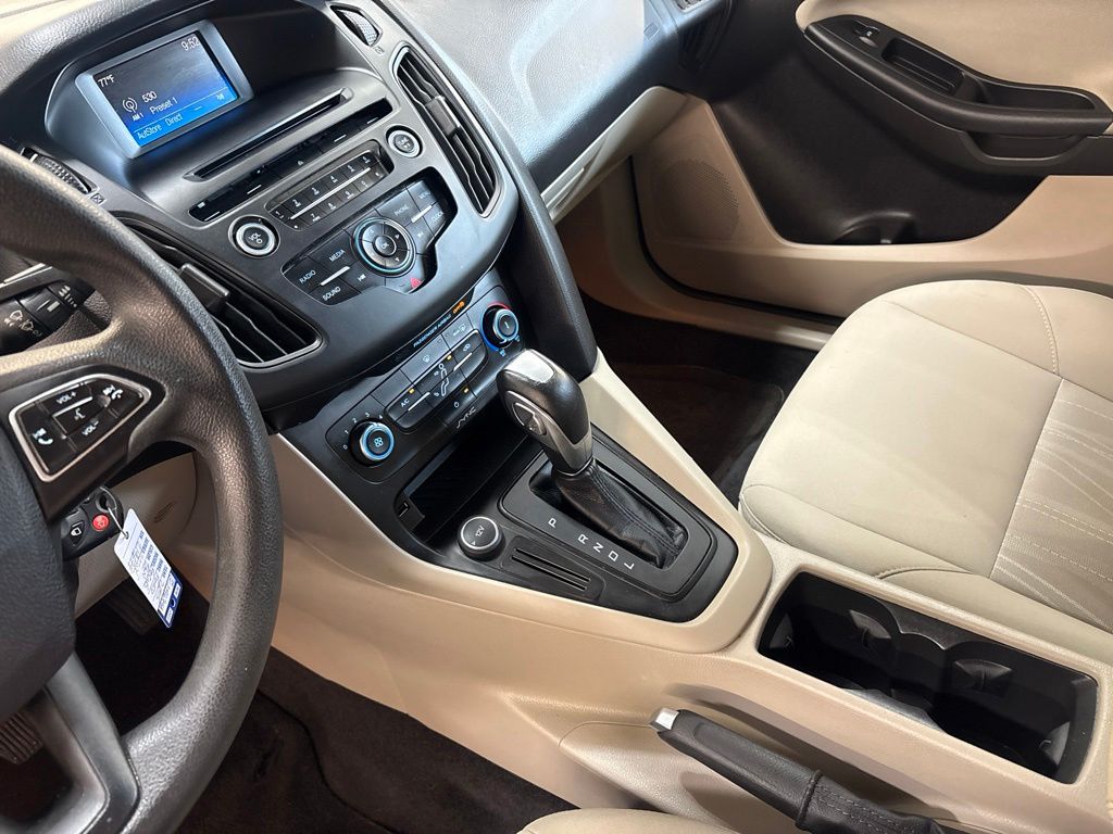 Thumbnail: 2016 Ford Focus - 13