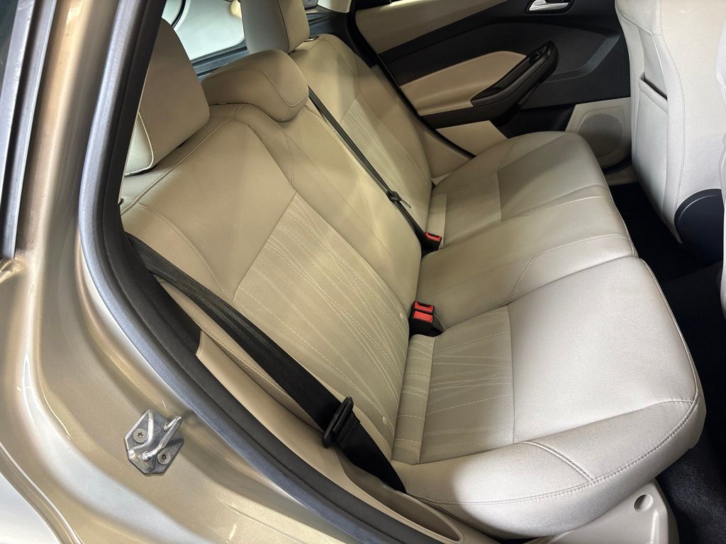 Thumbnail: 2016 Ford Focus - 30