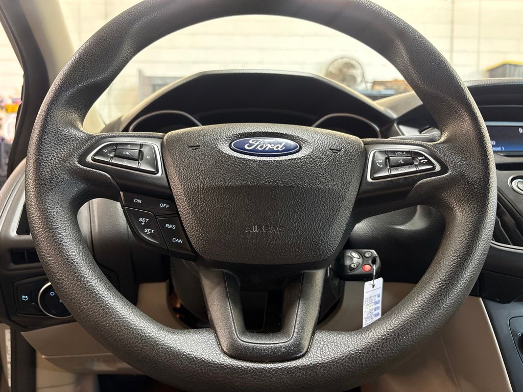 Thumbnail: 2016 Ford Focus - 7