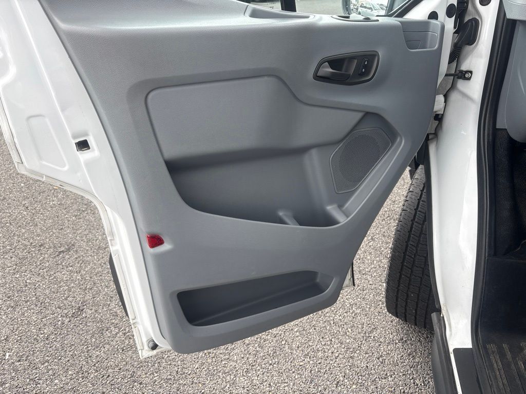 Thumbnail: 2017 Ford Transit Series - 19