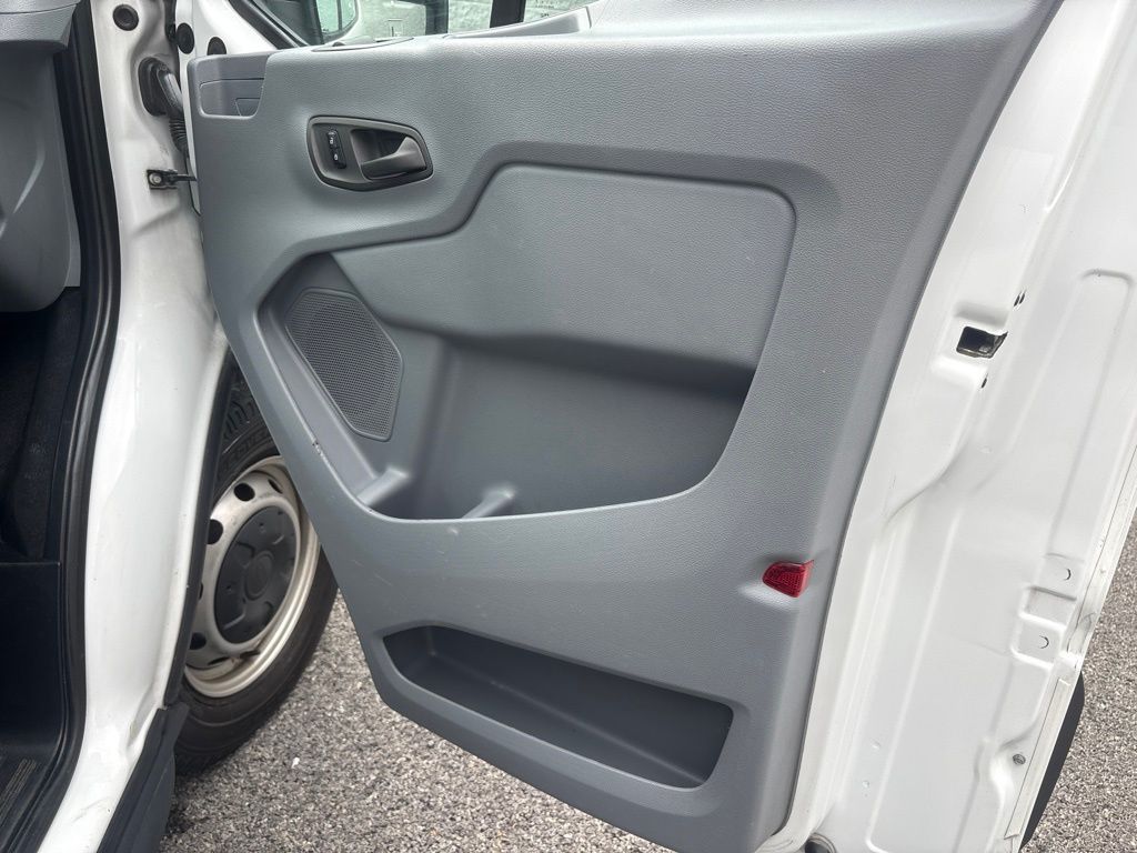 Thumbnail: 2017 Ford Transit Series - 34