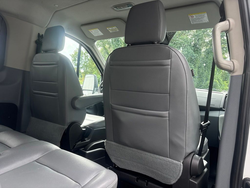 Thumbnail: 2017 Ford Transit Series - 32